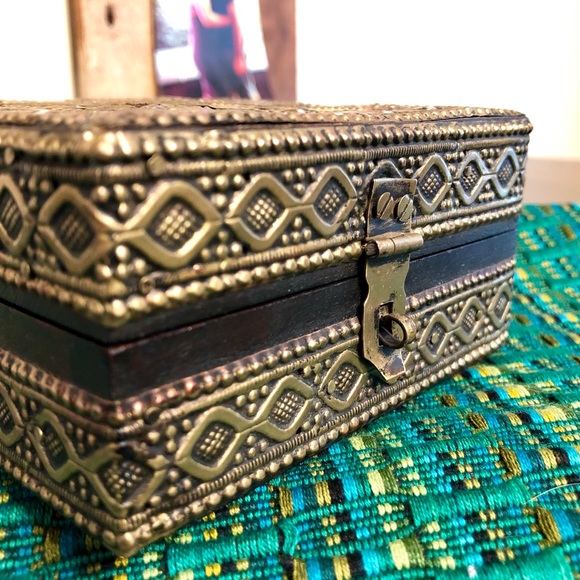 Wooden Boho Artisan Gold Filagree Trinket Box - Picture 2 of 8